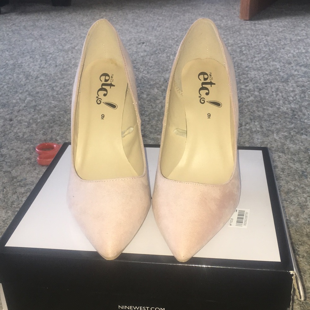 light pink heels size 9 - Picture 3 of 4